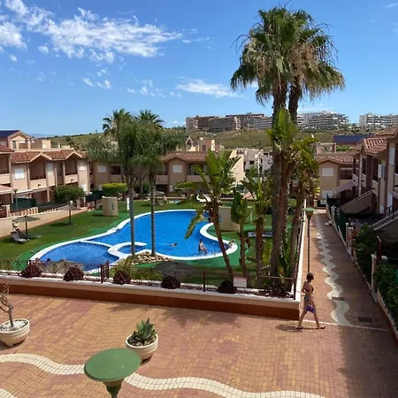 Bungalow Con Piscina Y Solarium Con Barbacoa
